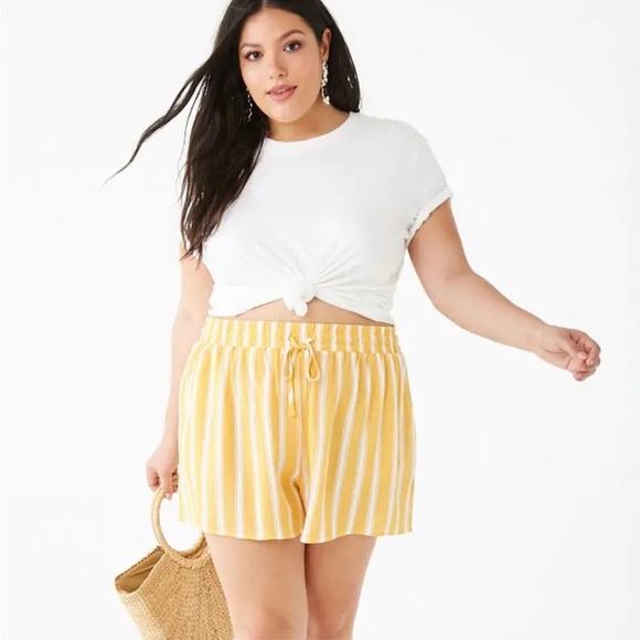 Forever 21 pin striped shorts - Picture 1 of 9